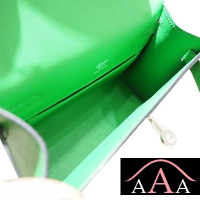 HERMES MINI KELLY 22 POCHETTE BAG 1K BAMBOU SWIFT PHW-2.jpg