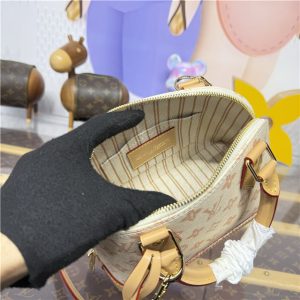 Alma BB M27525-10.jpg