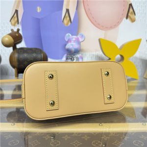 Alma BB M27525-4.jpg