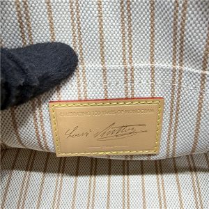 Alma BB M28272-10.jpg