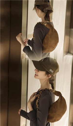 Amalia Mini Hobo 862558 Caramel Cognac Suede-13.jpg