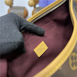 CarryAll East West M28101-10.jpg