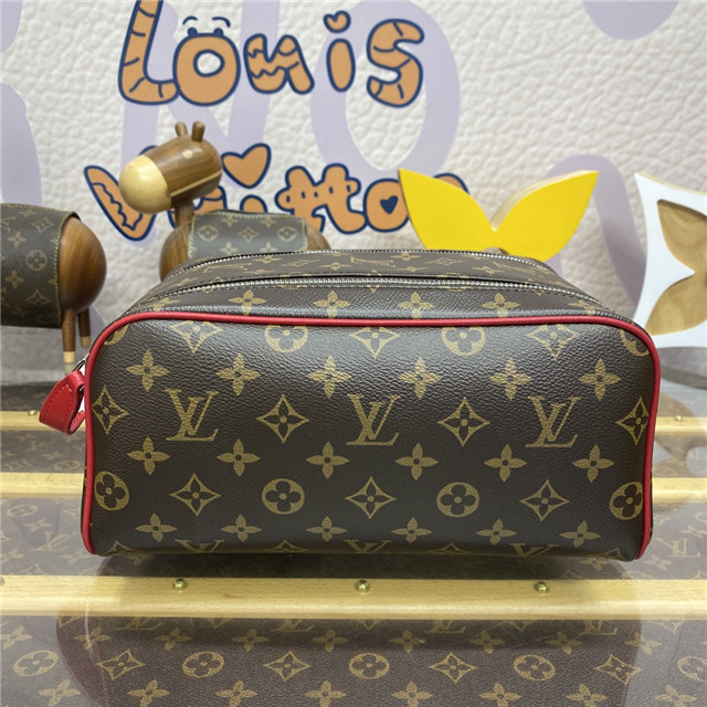 Louis Vuitton Dopp Kit M12640 Sari Red