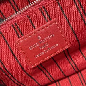 Dopp Kit M12640 Sari Red-10.jpg