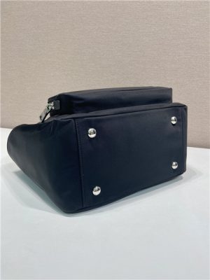 Re-Nylon Tote Bag 1BG582 Black-6.jpg