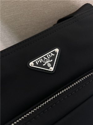 Re-Nylon Tote Bag 1BG582 Black-7.jpg