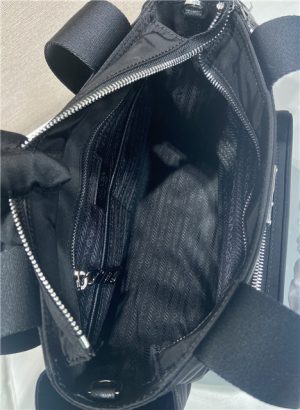 Re-Nylon Tote Bag 1BG582 Black-9.jpg