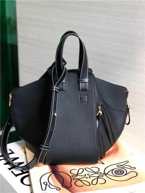 Small Hammock Bag 33047 Black Grained Calfskin