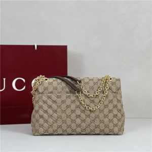 GG Marmont Medium Shoulder Bag 850676 Canvas-3.jpg