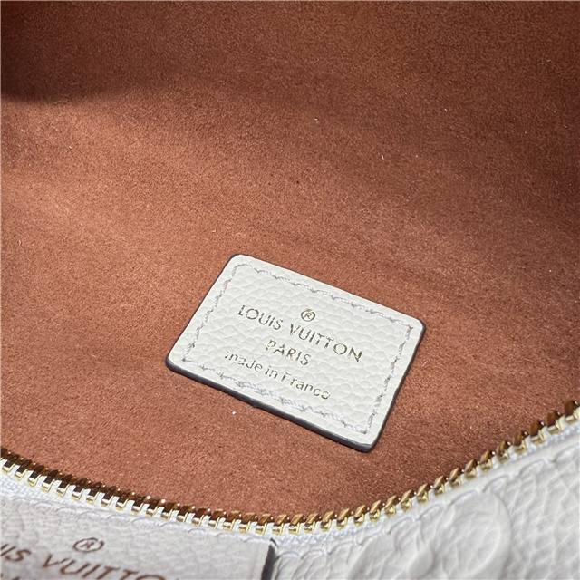 Monogram Empreinte Bumbag M44836 Creme-8.jpg