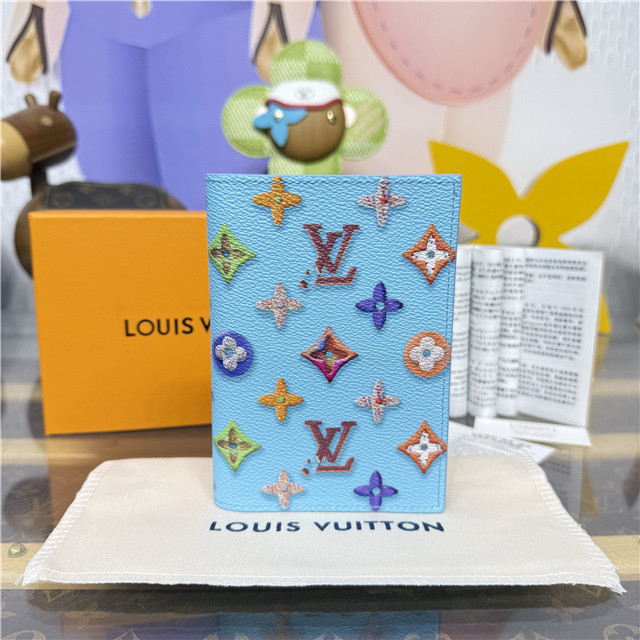 Passport Cover M28040 Blueberry