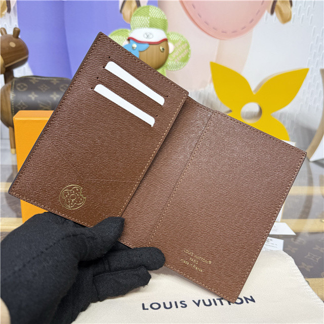 Passport Cover M28281 Chocolate-7.jpg