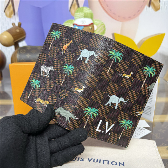 Passport Cover x The Darjeeling Limited N40872-5.jpg