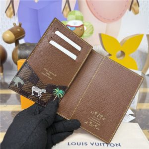Passport Cover x The Darjeeling Limited N40872-8.jpg