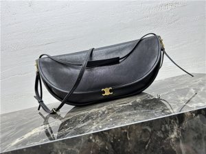 Halfmoon Soft Triomphe Bag 124142 Black-1.jpg