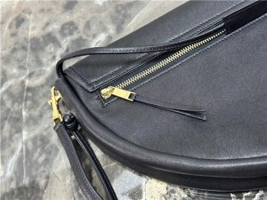 Halfmoon Soft Triomphe Bag 124142 Black-10.jpg