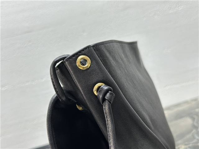 Halfmoon Soft Triomphe Bag 124142 Black-7.jpg