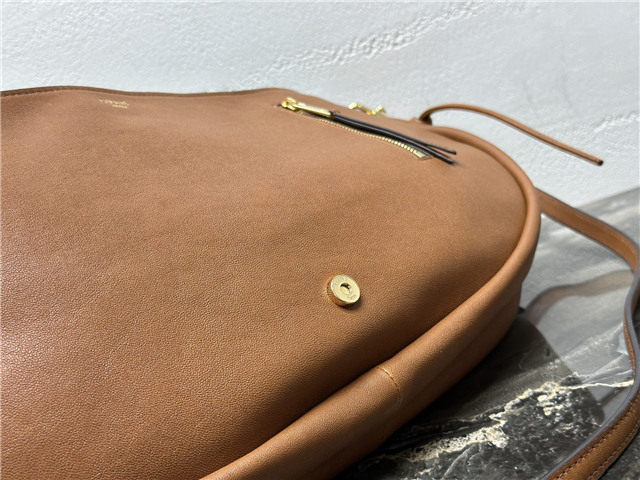 Halfmoon Soft Triomphe Bag 124142 Soft Tan-10.jpg