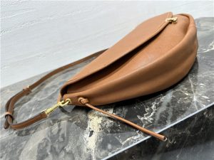 Halfmoon Soft Triomphe Bag 124142 Soft Tan-4.jpg
