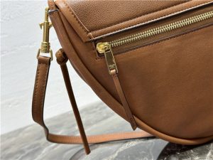 Halfmoon Soft Triomphe Bag 124142 Soft Tan-8.jpg