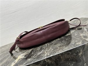 Halfmoon Soft Triomphe Bag 124142 Syrah-5.jpg