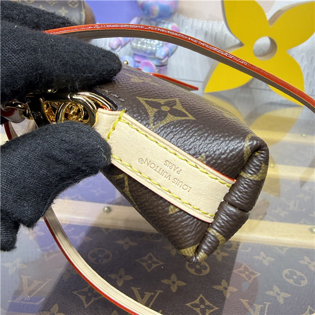 Tag Me Pouch M26787-7.jpg