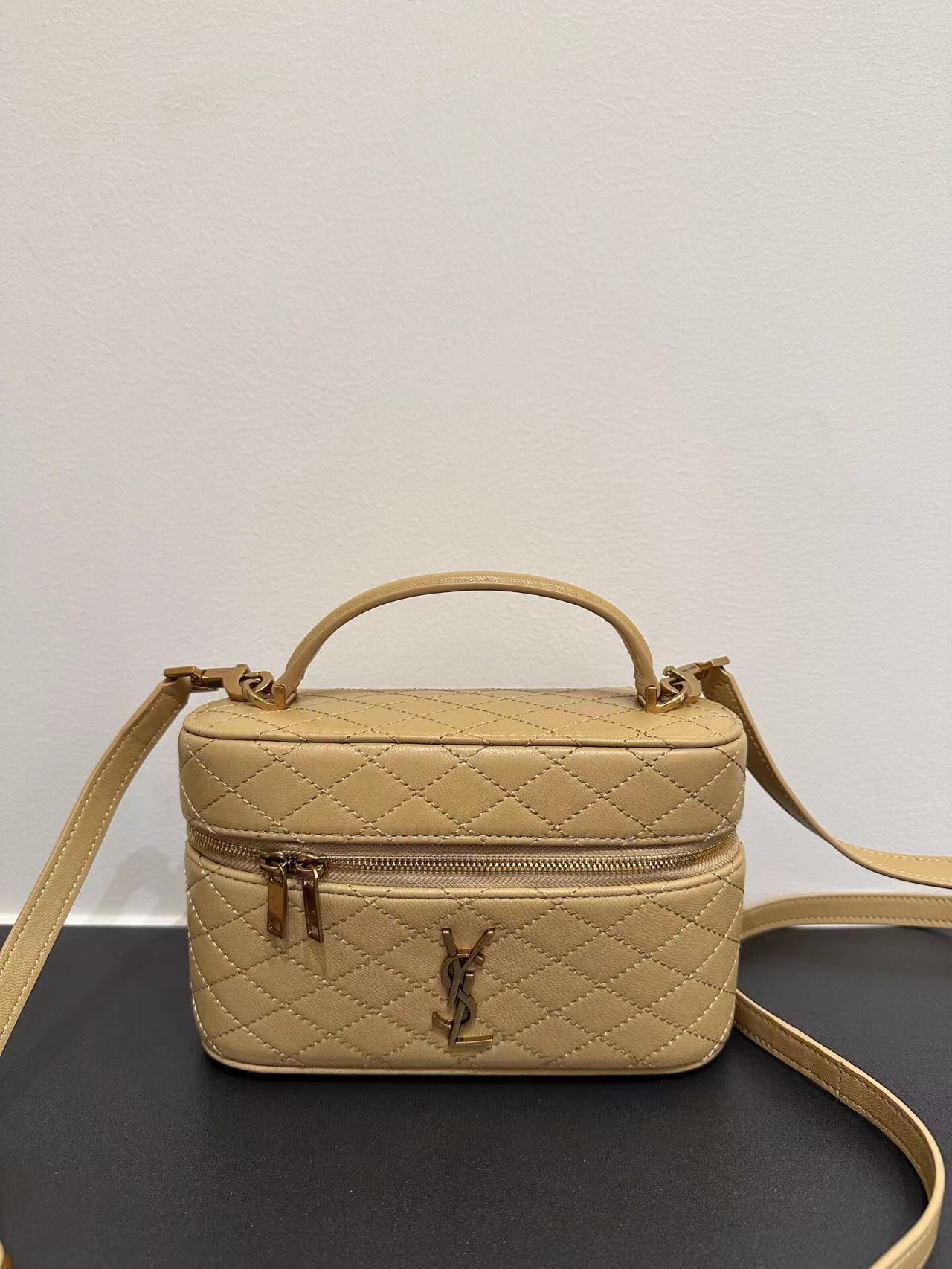 Saint Laurent Gaby Vanity Bag In Lambskin Beige