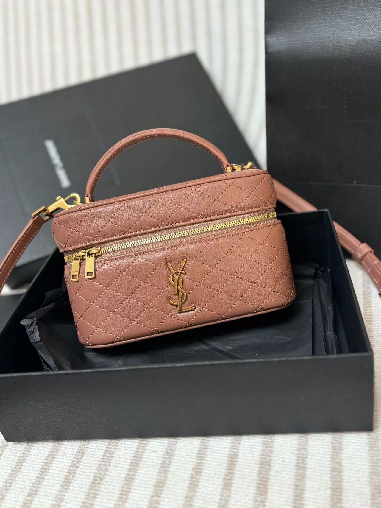 Saint Laurent Gaby Vanity Bag In Lambskin Pink