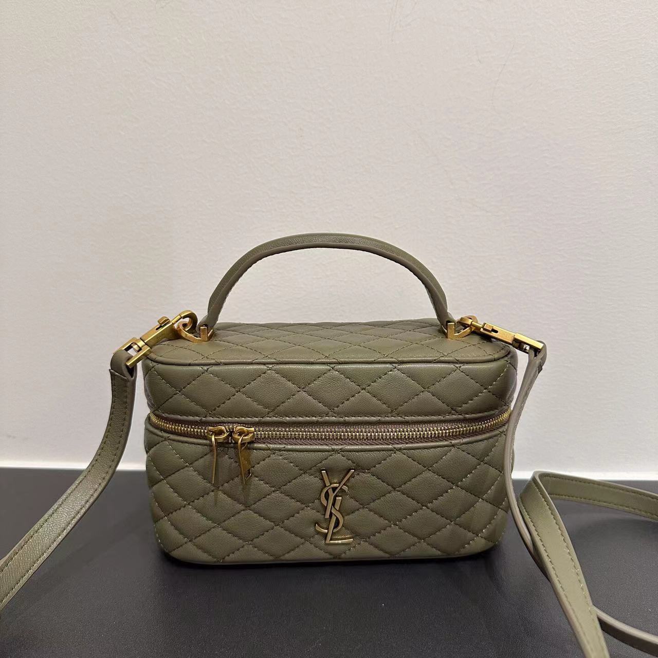 Saint Laurent Gaby Vanity Bag In Lambskin Green