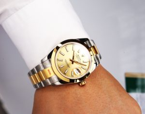 Rolex-126303-Oyster-gallery-5