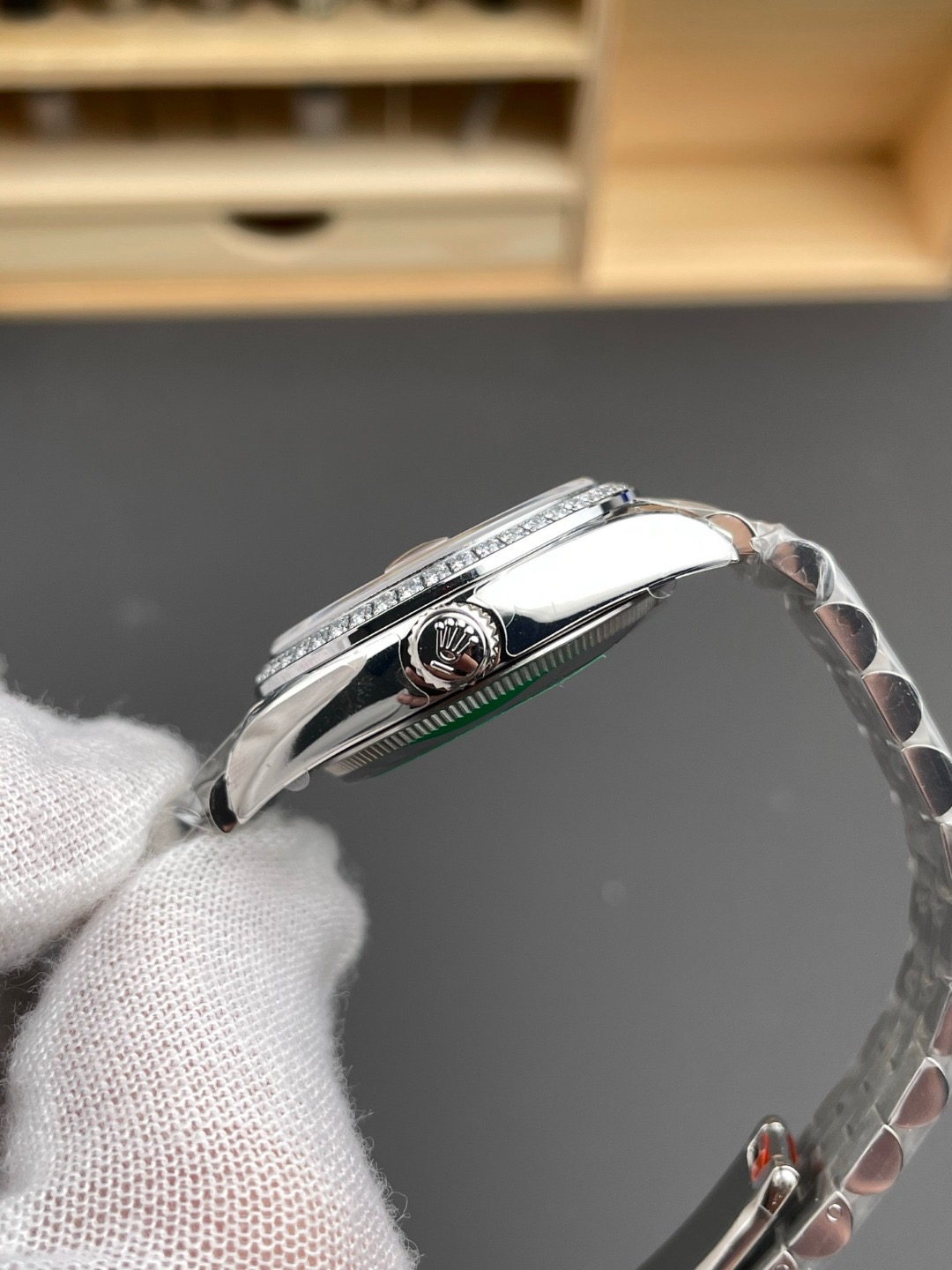 Rolex-Datejust-126234-Diamond-Bezel-Pink-Dial-gallery-4-1