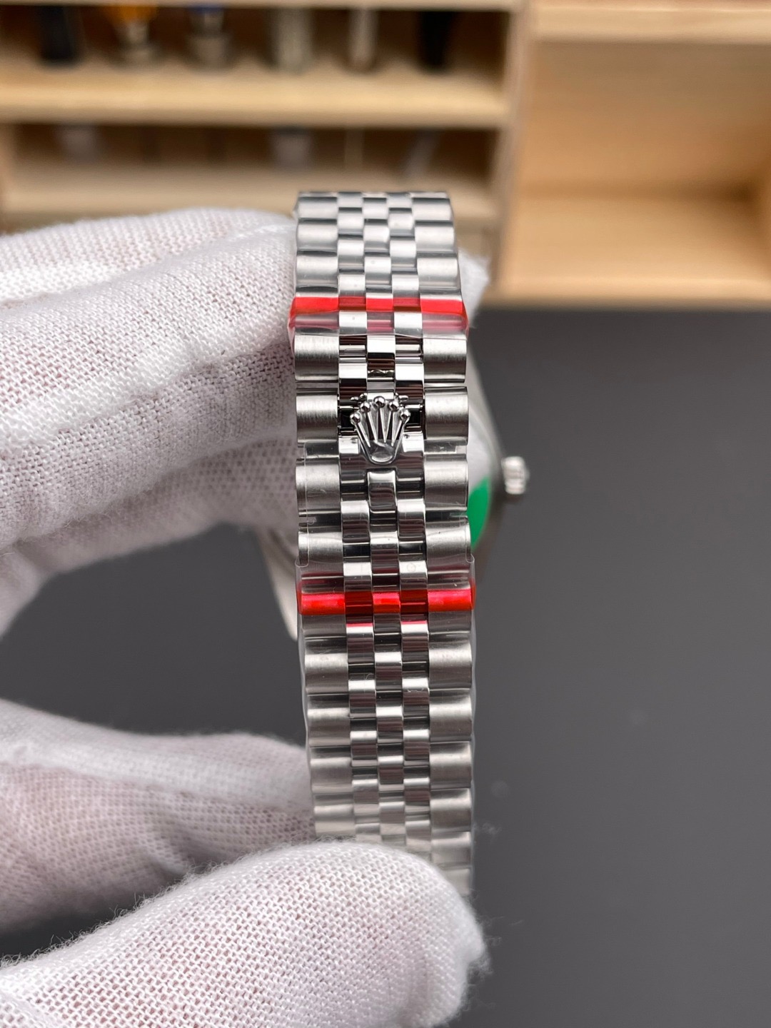 Rolex-Datejust-126234-Diamond-Bezel-Pink-Dial-gallery-8-1