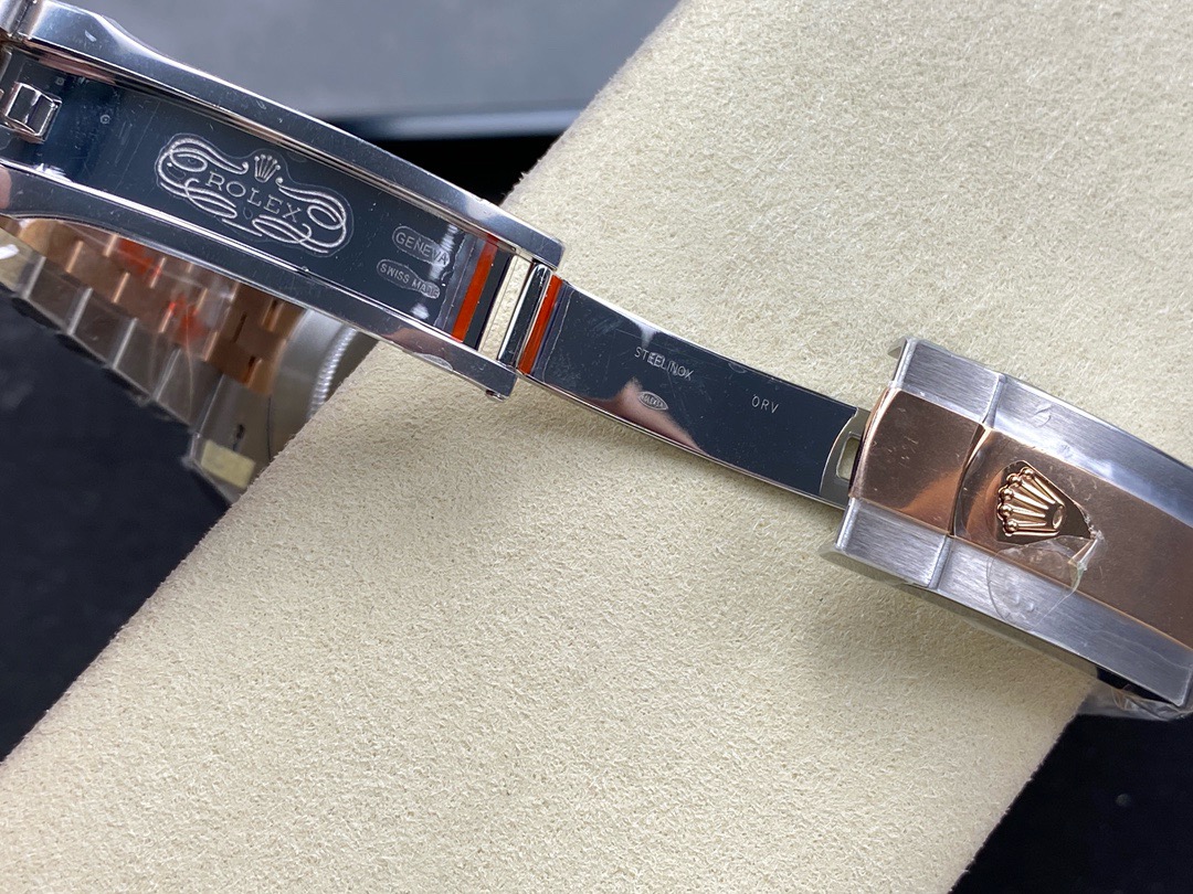 Rolex-Datejust-126301-Two-Tone-Fluted-gallery-8