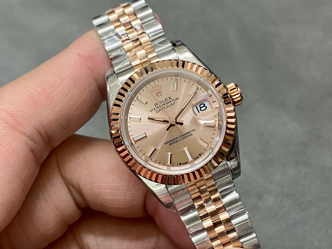 Rolex-Datejust-126331-0010-Sundust-Dial-gallery-2