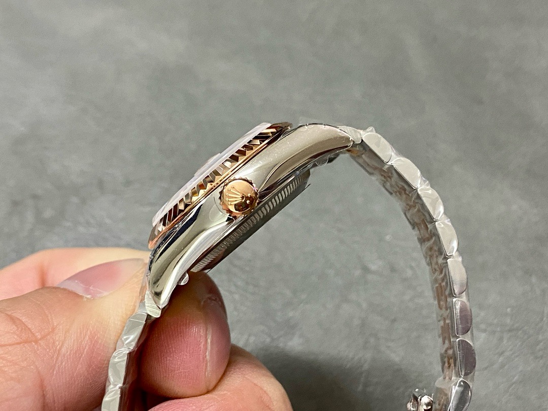 Rolex-Datejust-126331-0010-Sundust-Dial-gallery-6