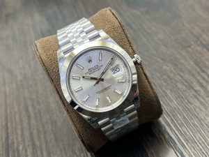Rolex-Datejust-126334-Silver-Dial-gallery-2