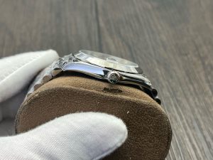 Rolex-Datejust-126334-Silver-Dial-gallery-6