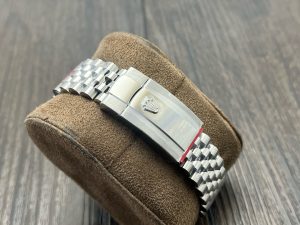 Rolex-Datejust-126334-Silver-Dial-gallery-7