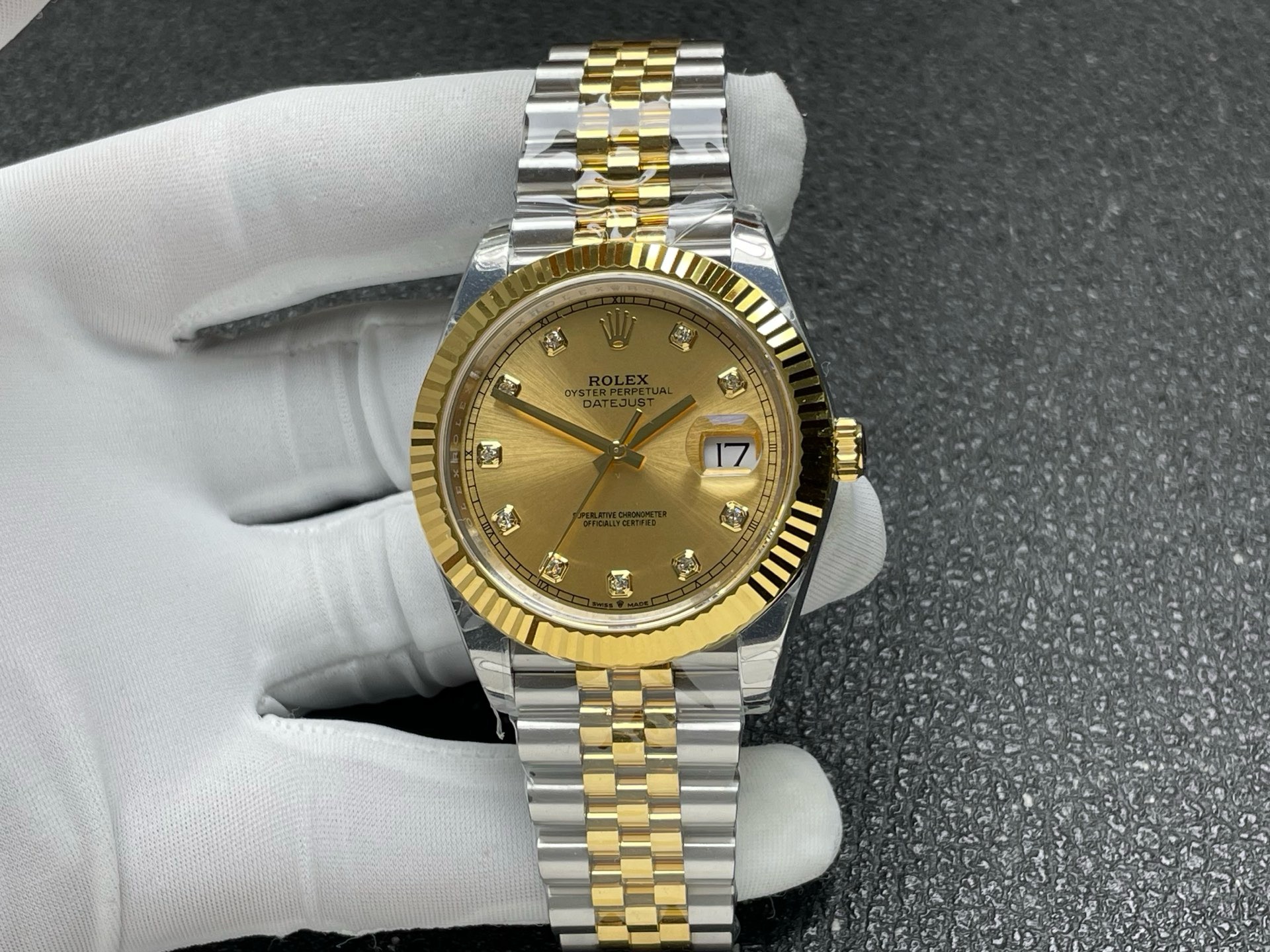 Rolex-Datejust-36-Gold-126233-Jubilee-cover-1