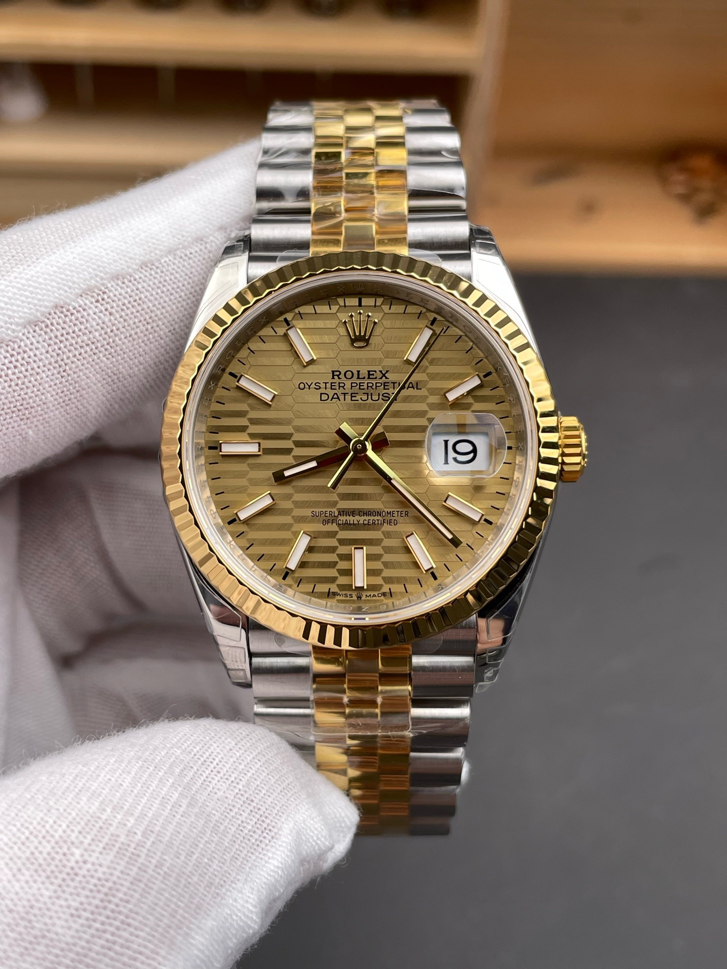 Rolex-Datejust-36-Yellow-Gold-gallery-3