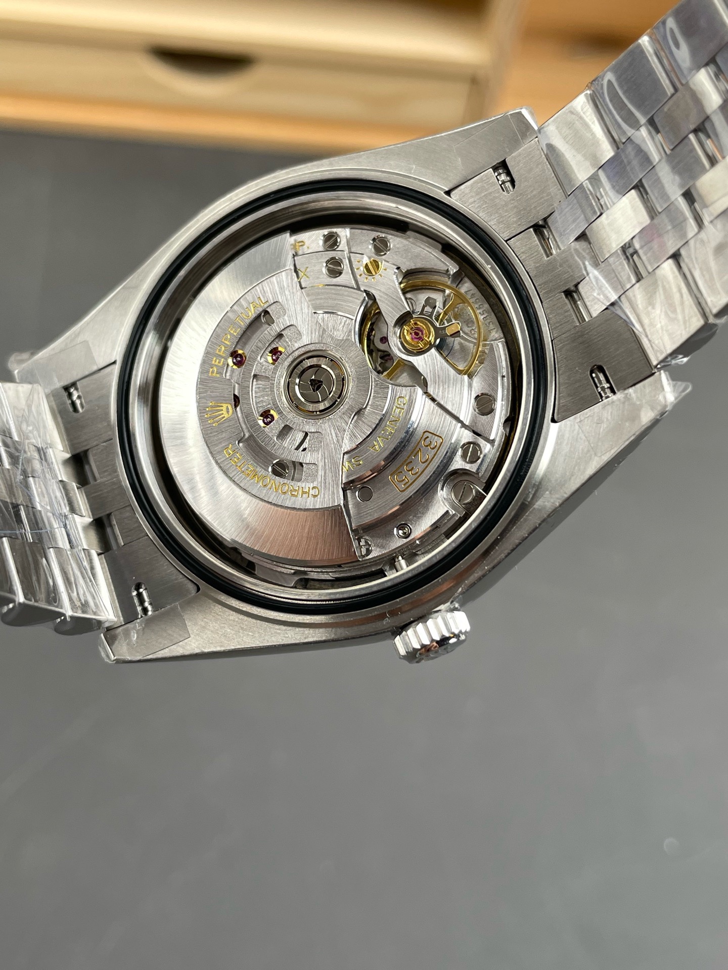Rolex-Datejust-II-Perpetual-Grey-Roman-Dial-126300Jubilee-gallery-5