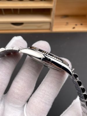 Rolex-Datejust-II-Perpetual-Grey-Roman-Dial-126300Jubilee-gallery-6