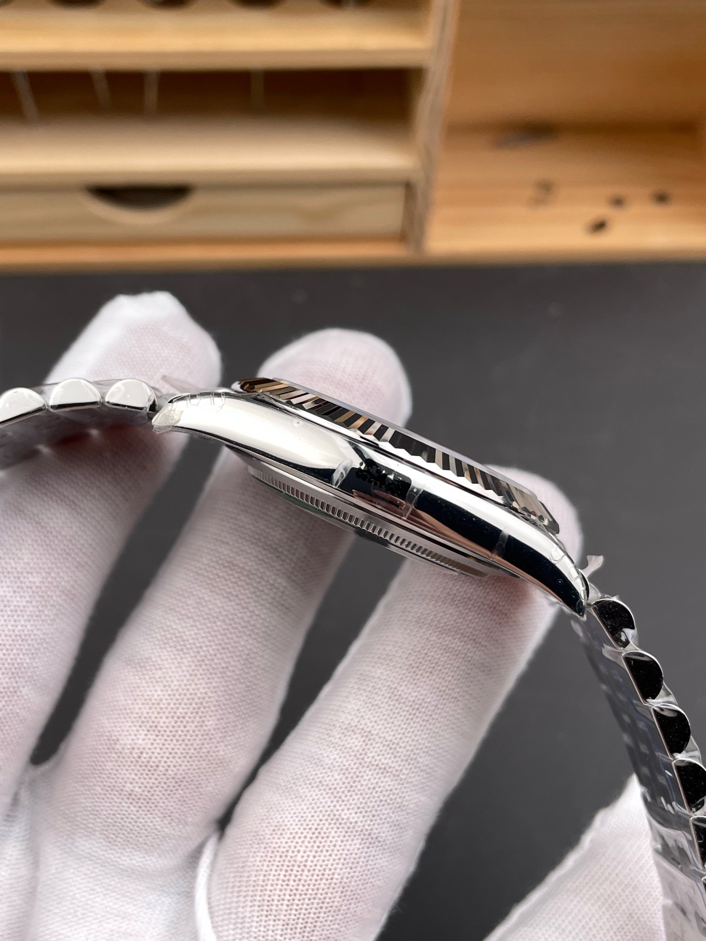 Rolex-Datejust-II-Perpetual-Grey-Roman-Dial-126300Jubilee-gallery-6