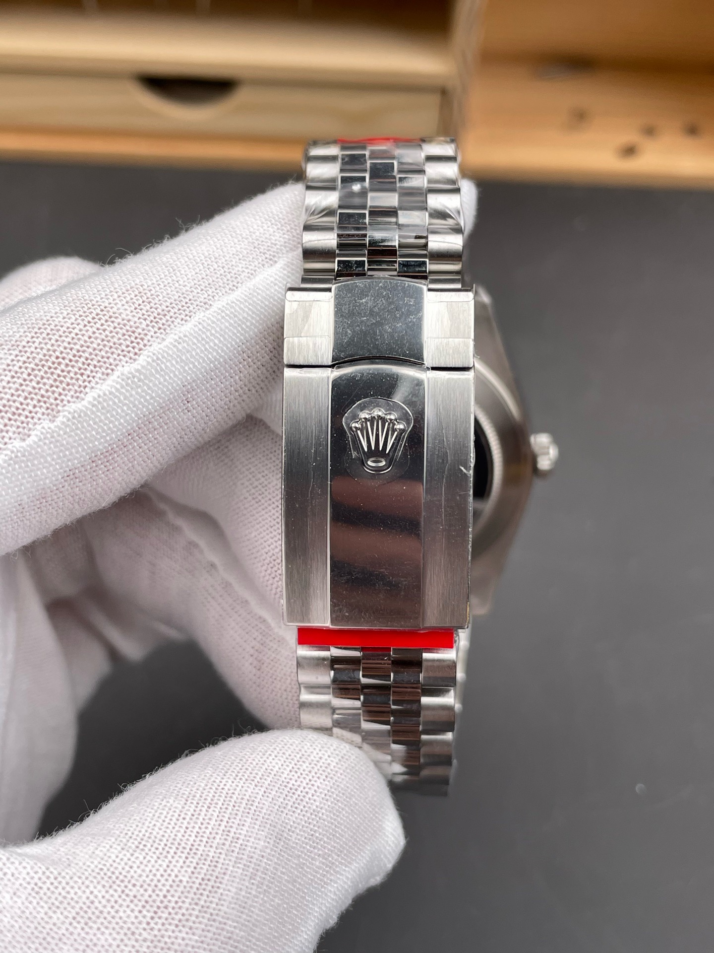 Rolex-Datejust-II-Perpetual-Grey-Roman-Dial-126300Jubilee-gallery-8