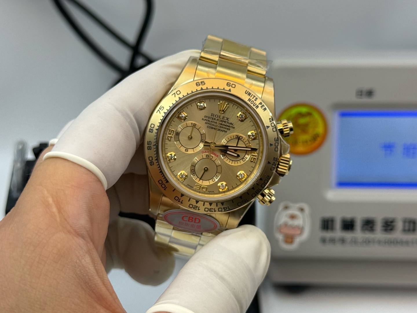 Rolex-Daytona-Cosmograph-Yellow-Gold-Dial-116528-Oyster-gallery-3