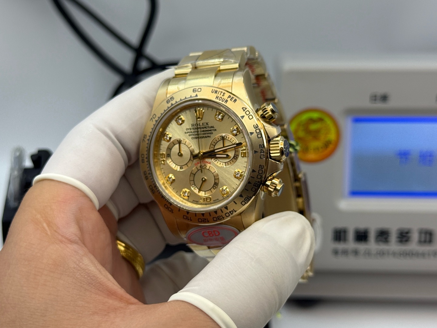 Rolex-Daytona-Cosmograph-Yellow-Gold-Dial-116528-Oyster-gallery-5