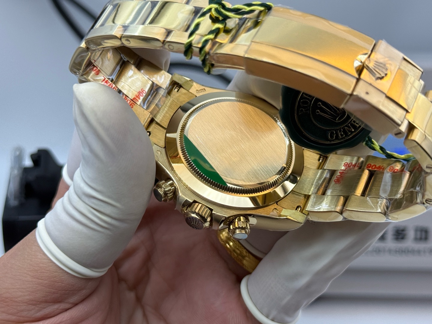 Rolex-Daytona-Cosmograph-Yellow-Gold-Dial-116528-Oyster-gallery-6