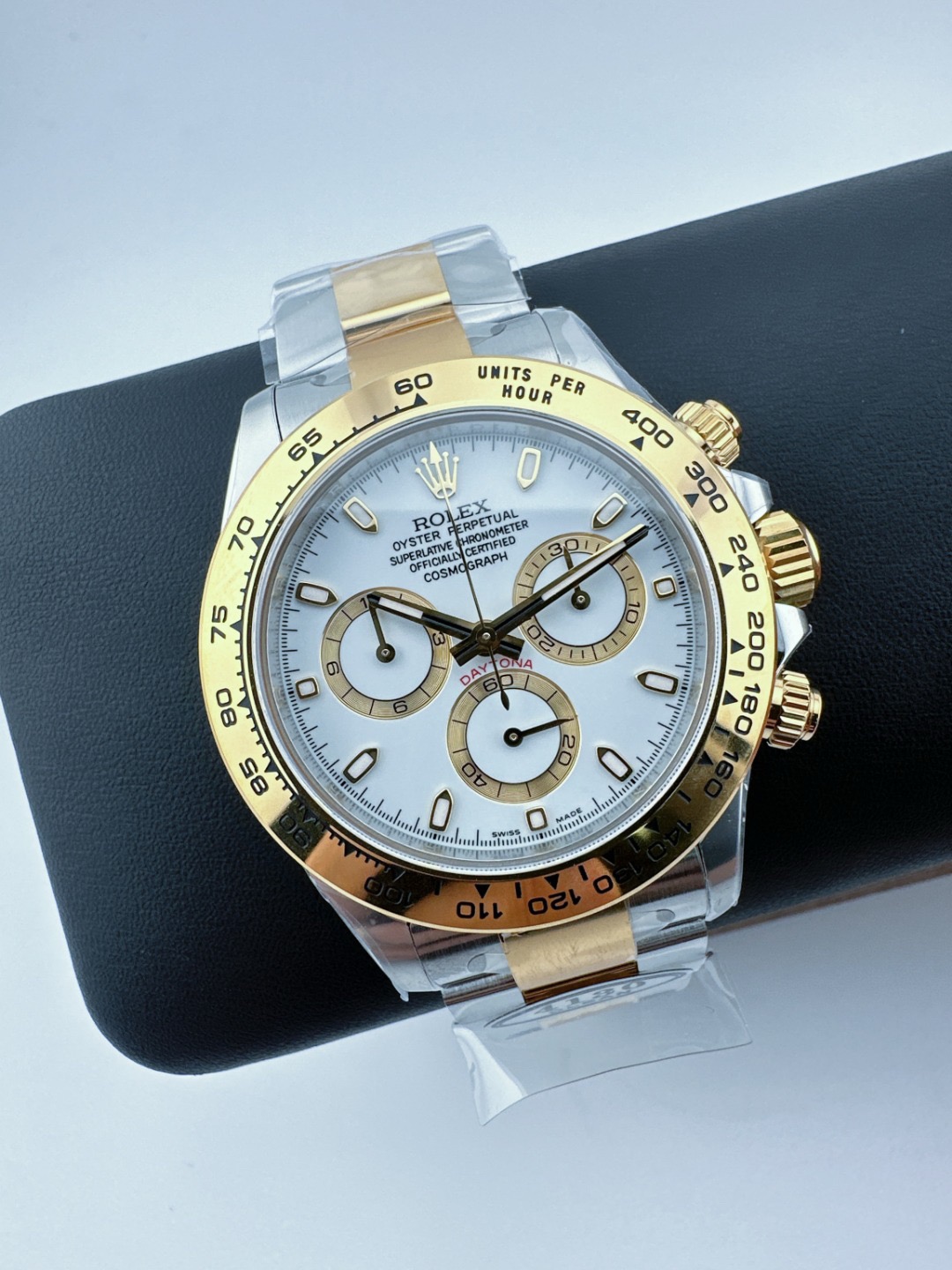 Rolex-Floating-Cosmo-Daytona-gallery-2