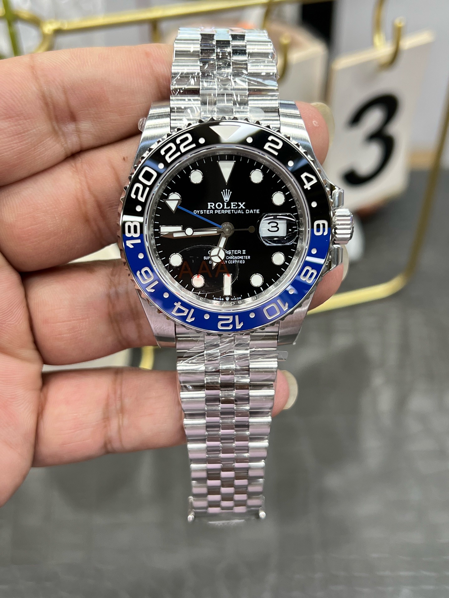 Rolex-GMT-Batman-cover-1