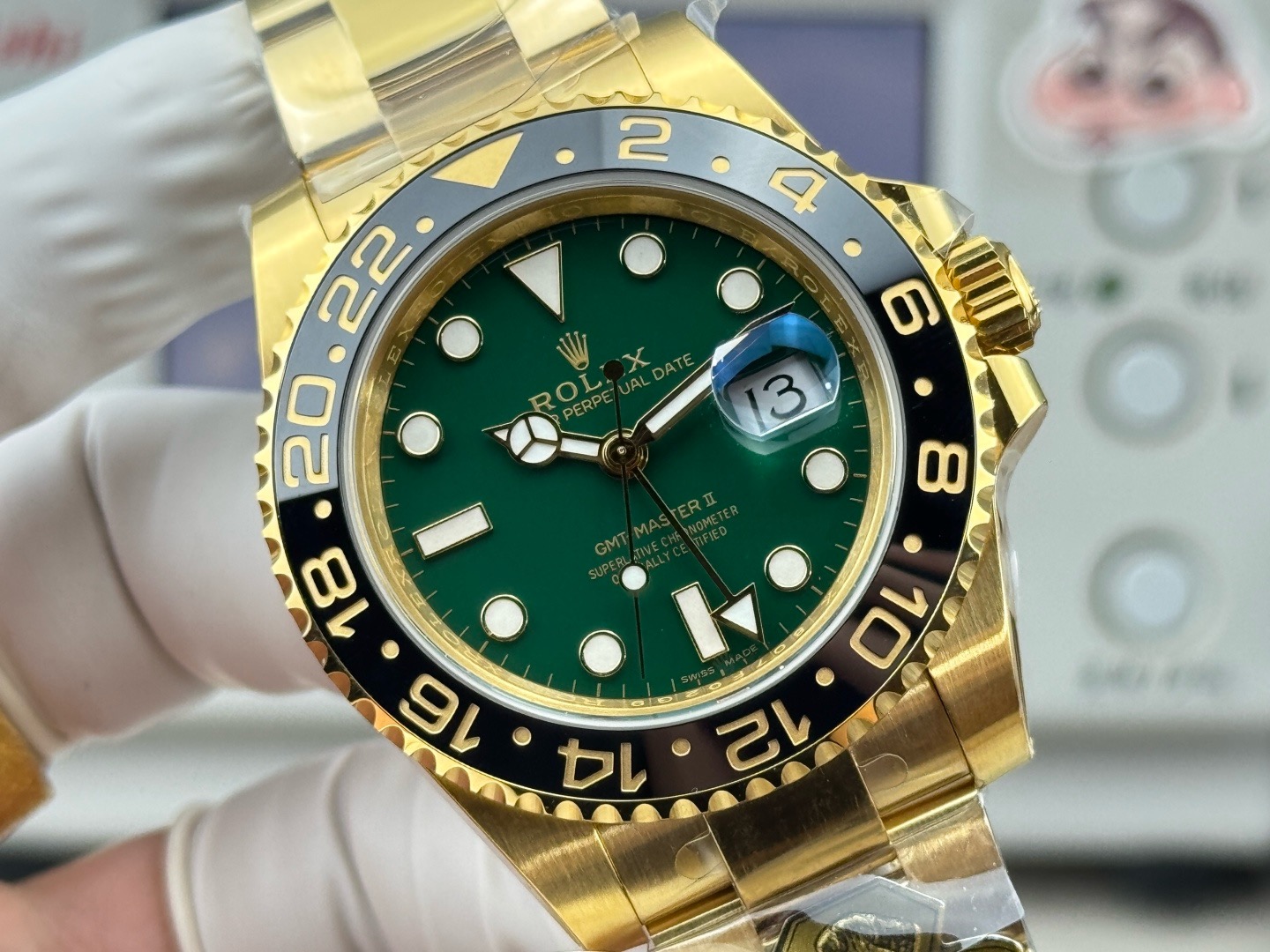 Rolex-GMT-Master-II-11678LN-Yellow-Gold-Green-Dial-oyster-gallery-4